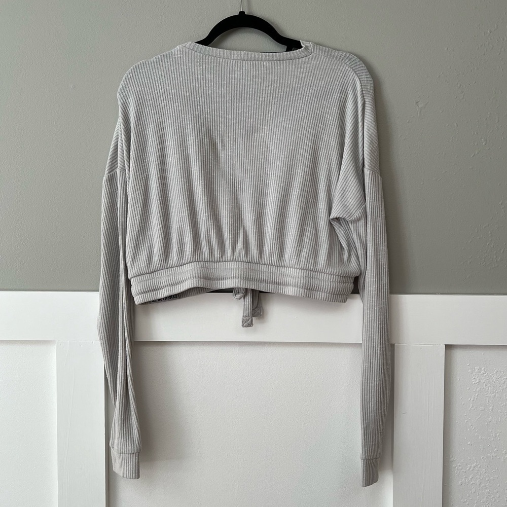 Gymshark Relaxed Ribbed Cropped Sweater in Pistachio Ice Cream - Picture 2 of 5